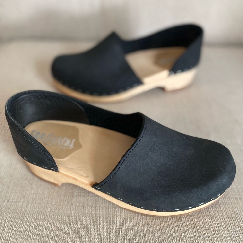 Sandgrens Swedish clogs in Pristine condition